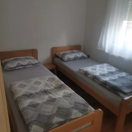 Emana Apartament *